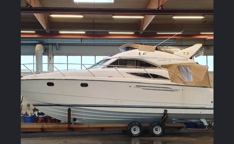 Princess 38 Fly-kuva-12